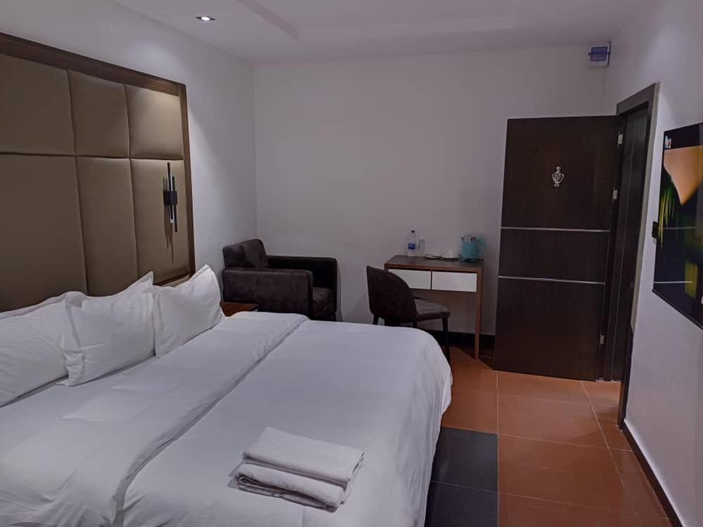 Hotel 35 Embassy Lagos Buitenkant foto