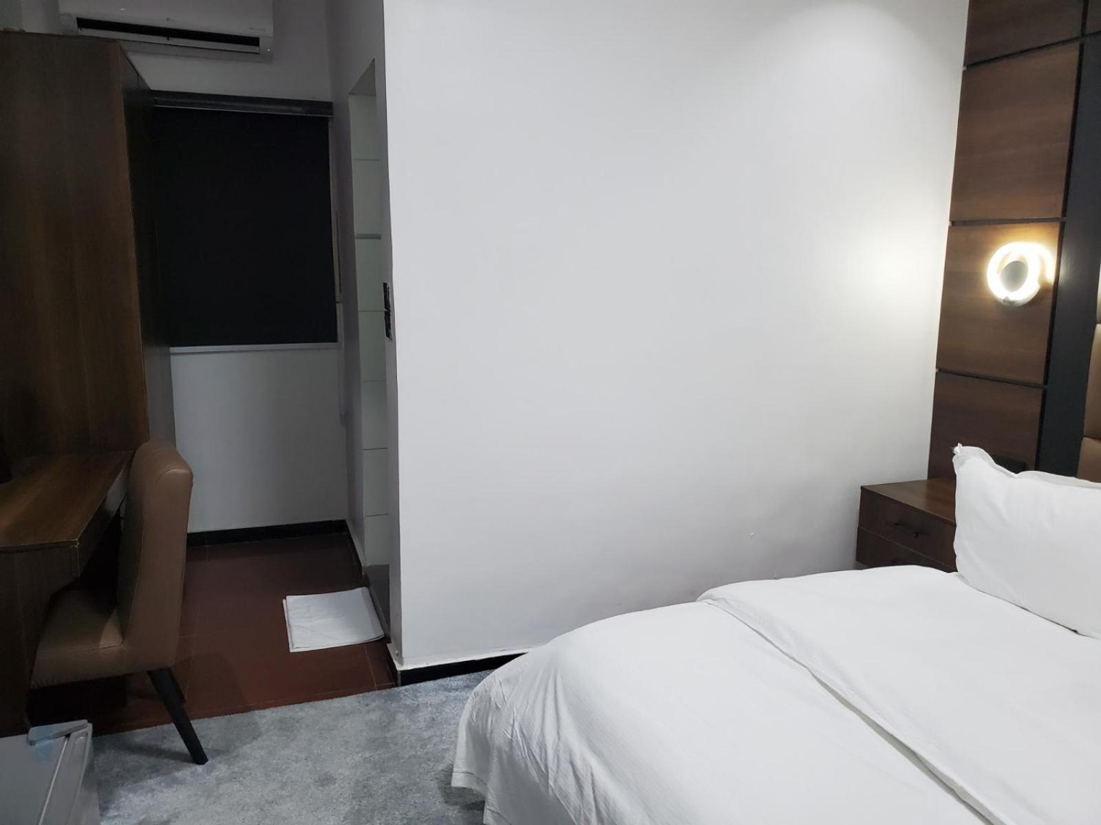 Hotel 35 Embassy Lagos Buitenkant foto